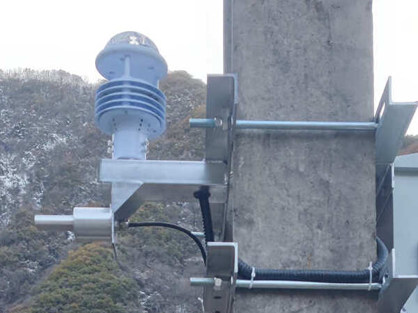 覆冰監(jiān)測(cè)設(shè)備案例實(shí)拍